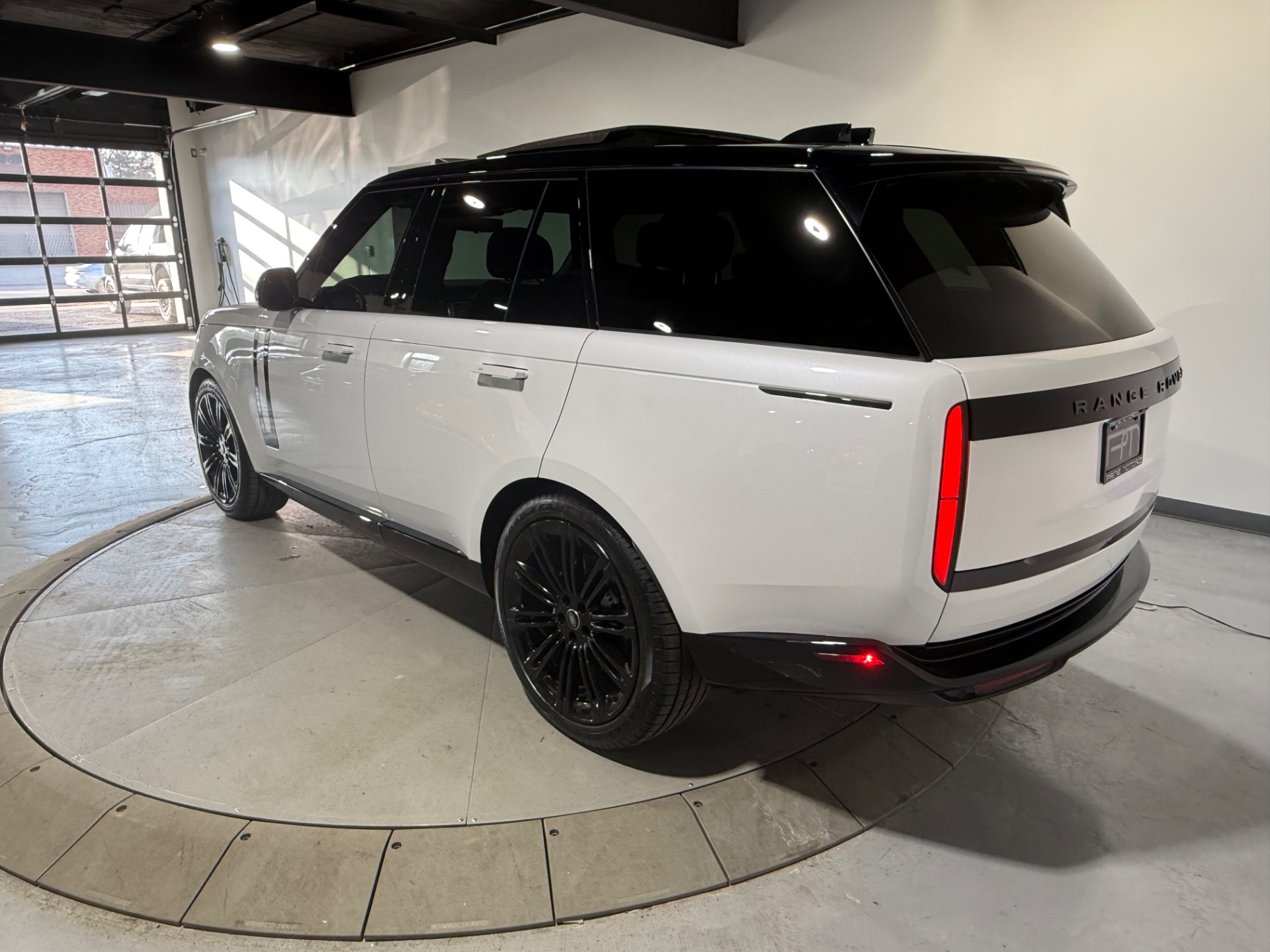 Pearl Range Rover Used 2024 Ostuni Pearl White Metallic Land Rover Range Rover P530 SE ...