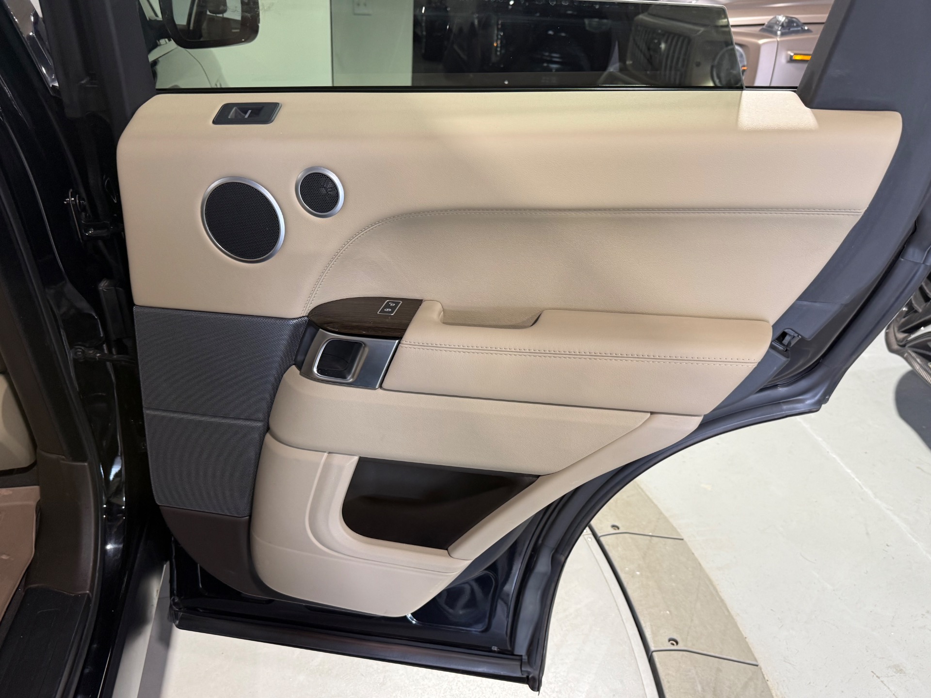 2017 Land Rover Range Rover Sport SE - Photo 27