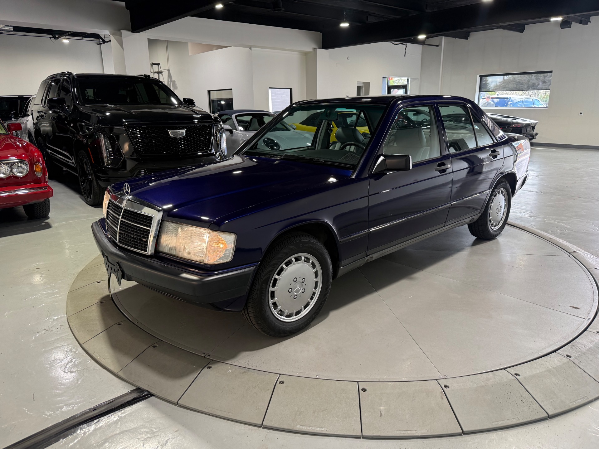 Stilvolle Mercedes Benz 190 Class Bild