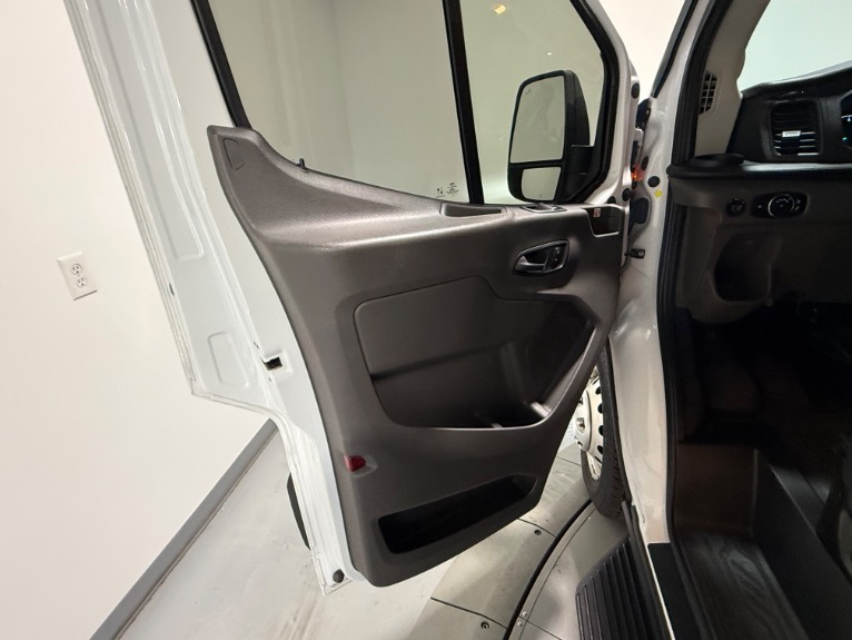 2020 Ford Transit Passenger Van XL - Photo 61