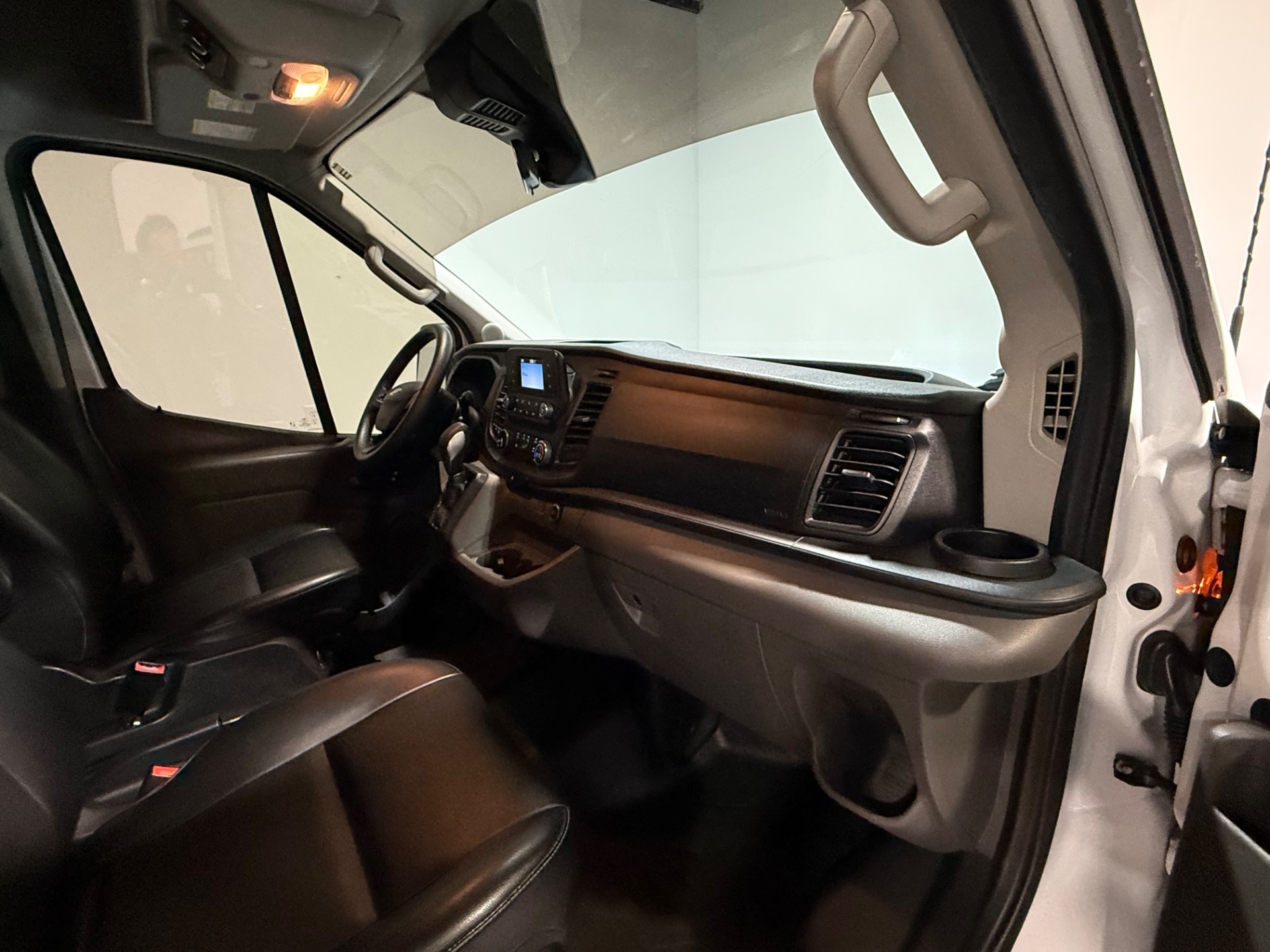 2020 Ford Transit Passenger Van XL - Photo 30
