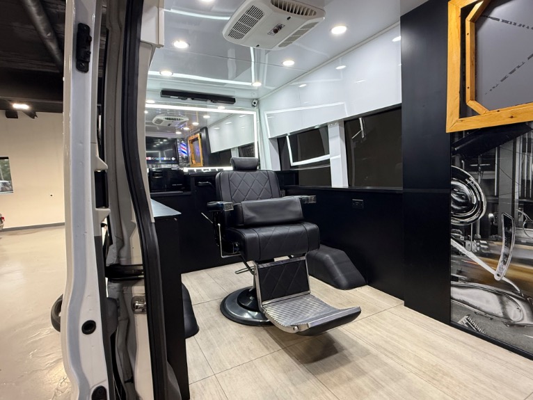2020 Ford Transit Passenger Van XL - Photo 81