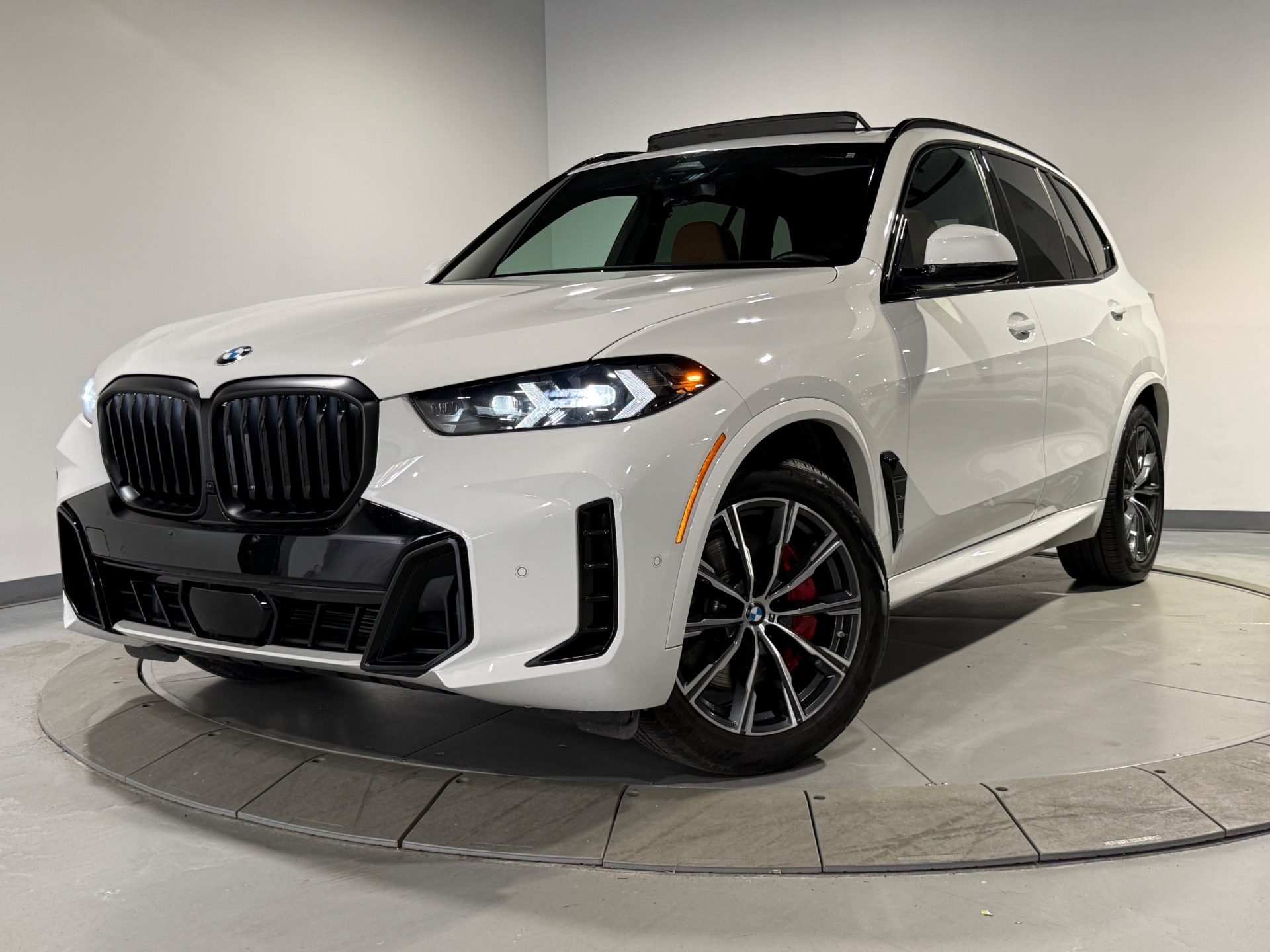 Used 2026 Alpine White BMW X5 4.0 xDrive AWD M-Sport Pro Pkg