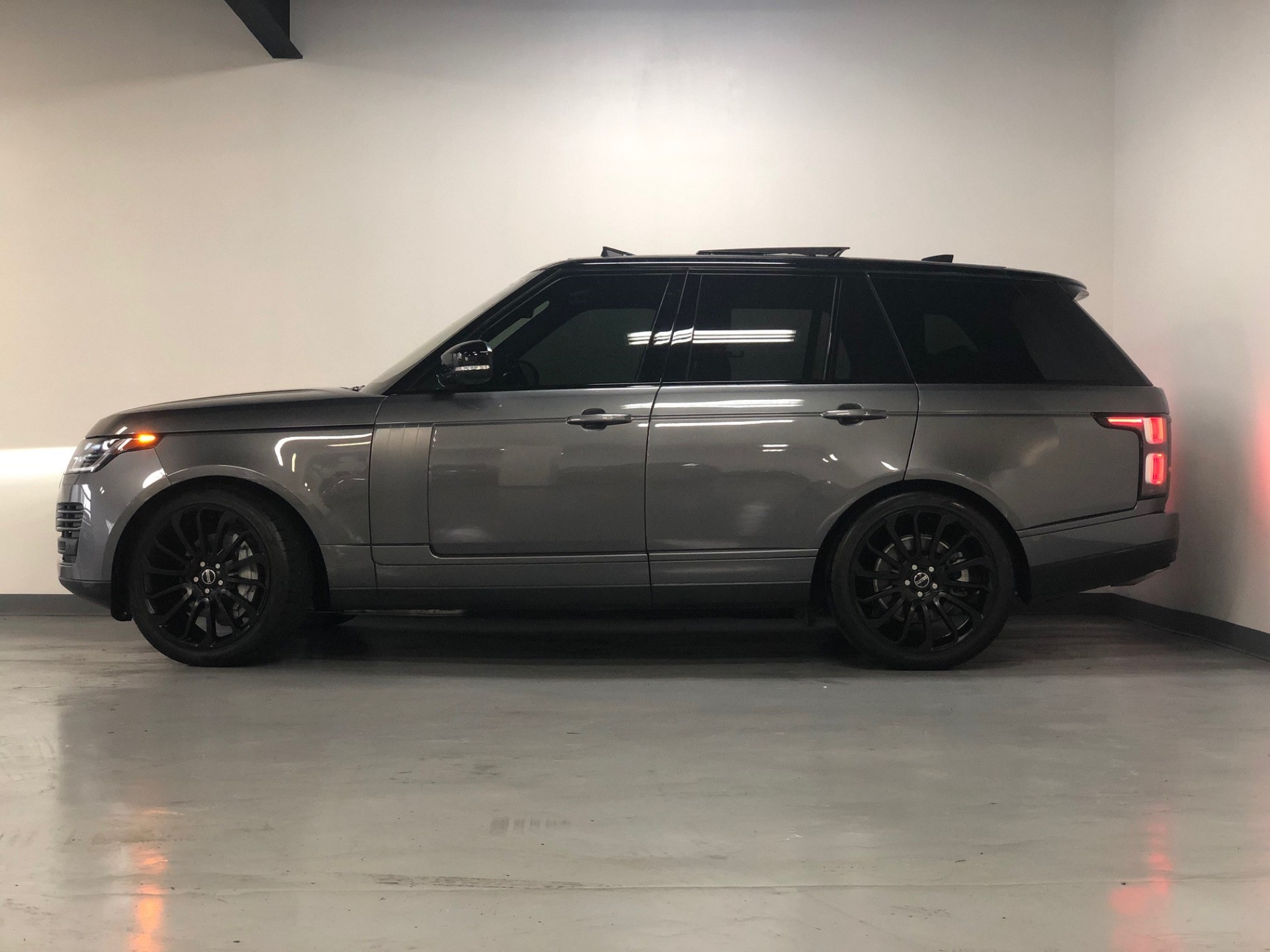 Range Rover Chorus Grey Used 2018 Corris Grey Metallic Land Rover Range Rover AWD SE For Sale ...