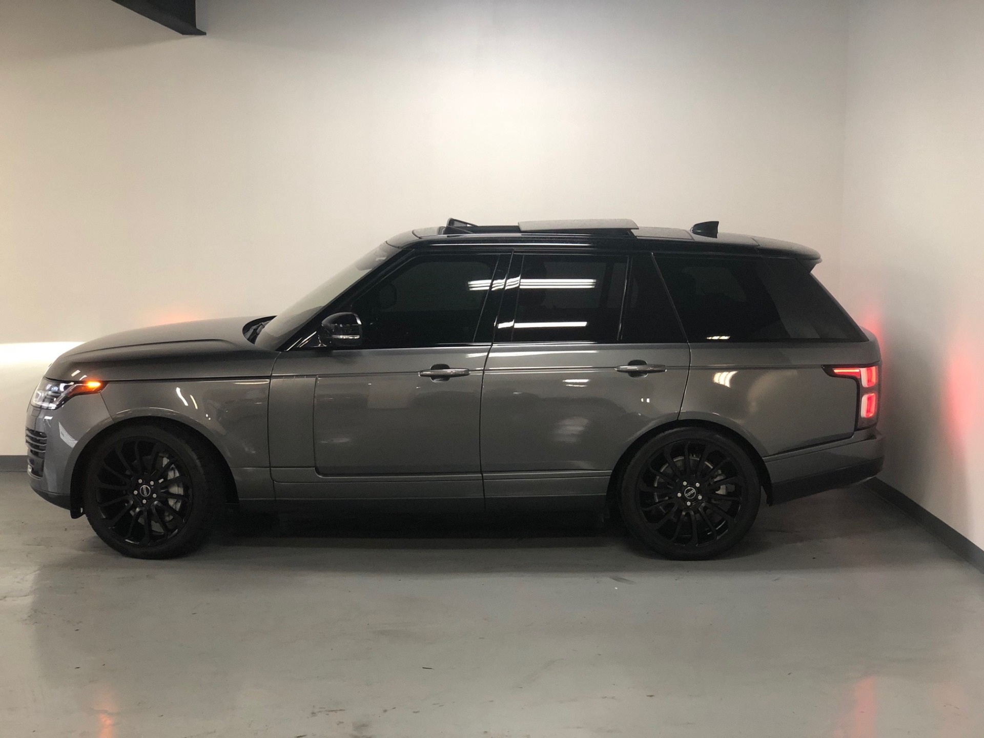 Range Rover Chorus Grey Used 2018 Corris Grey Metallic Land Rover Range Rover AWD SE For Sale ...