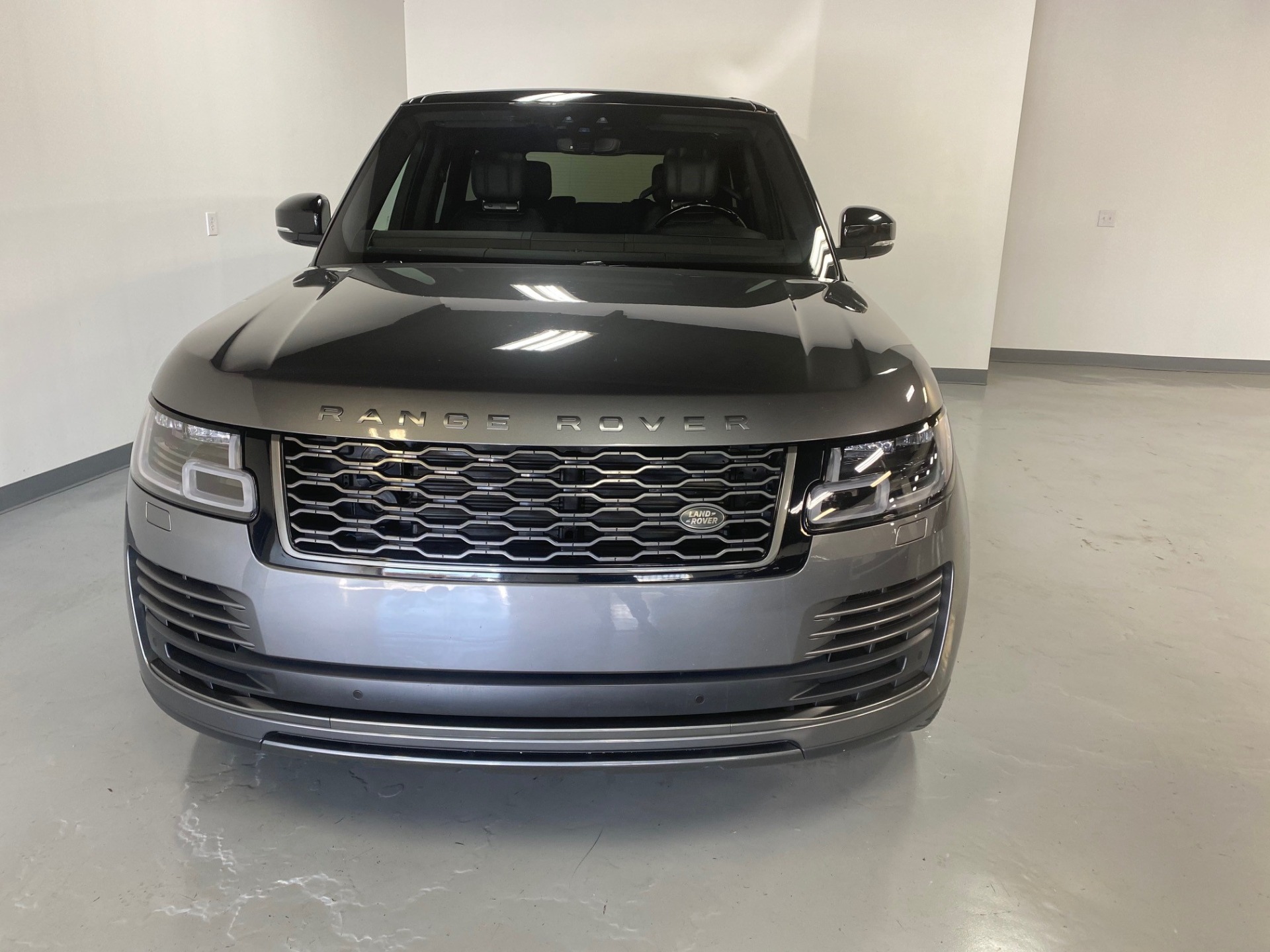 Range Rover Chorus Grey Used 2018 Corris Grey Metallic Land Rover Range Rover AWD SE For Sale ...
