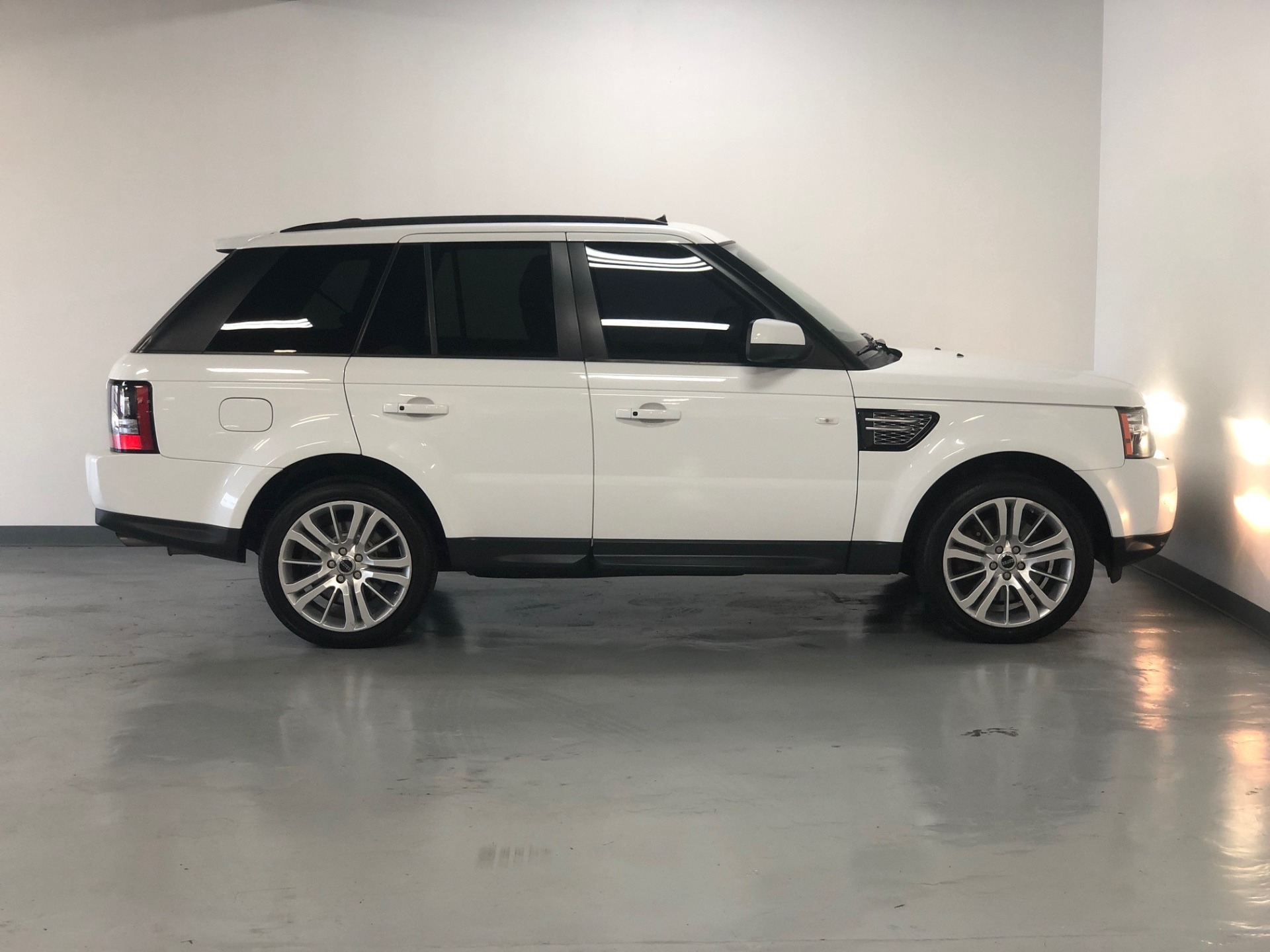 Used 2013 Fuji White Land Rover Range Rover Sport HSE LUX