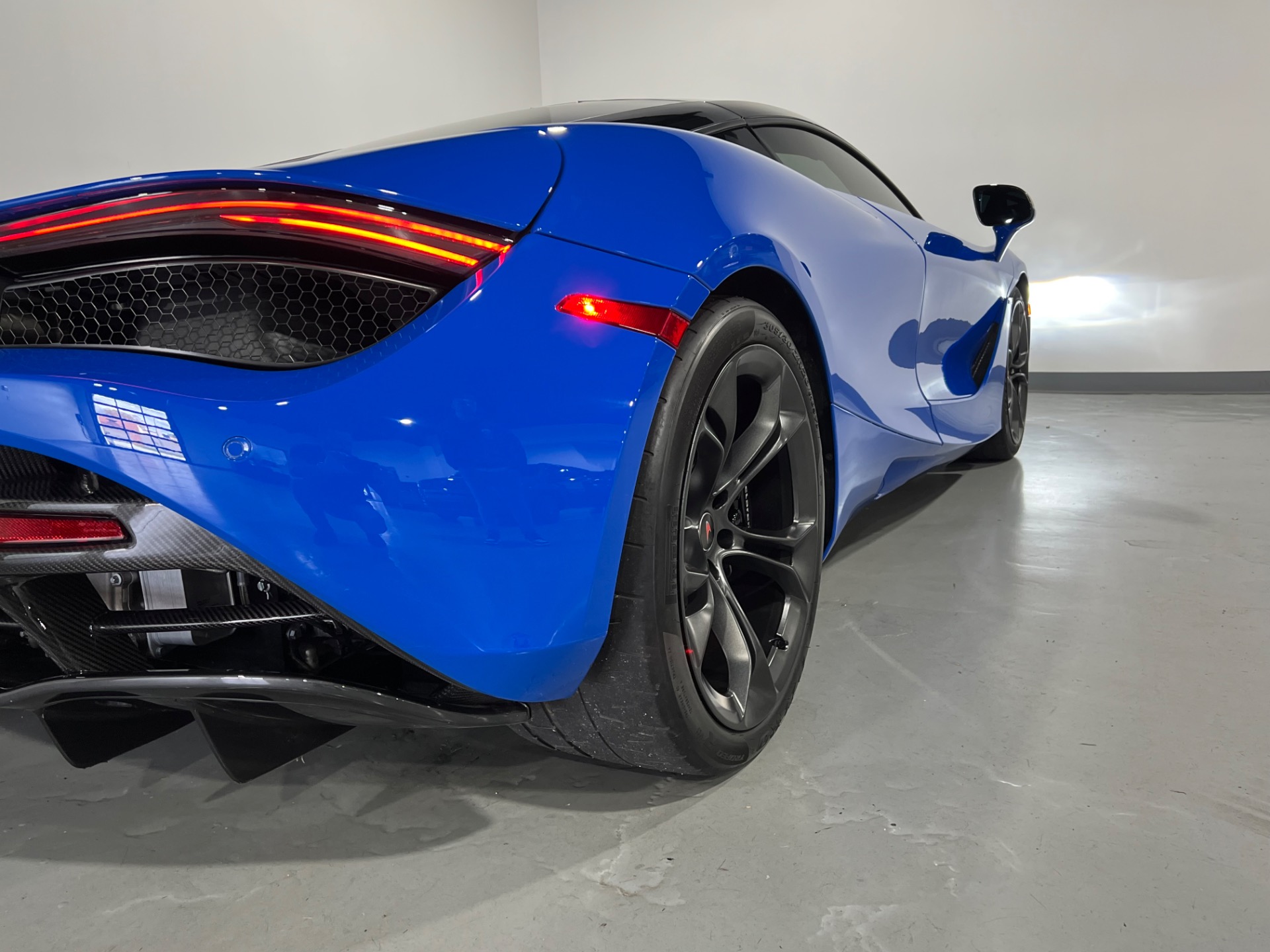 Used 2018 Paris Blue McLaren 720S Performance Coupe Twin turbo V8
