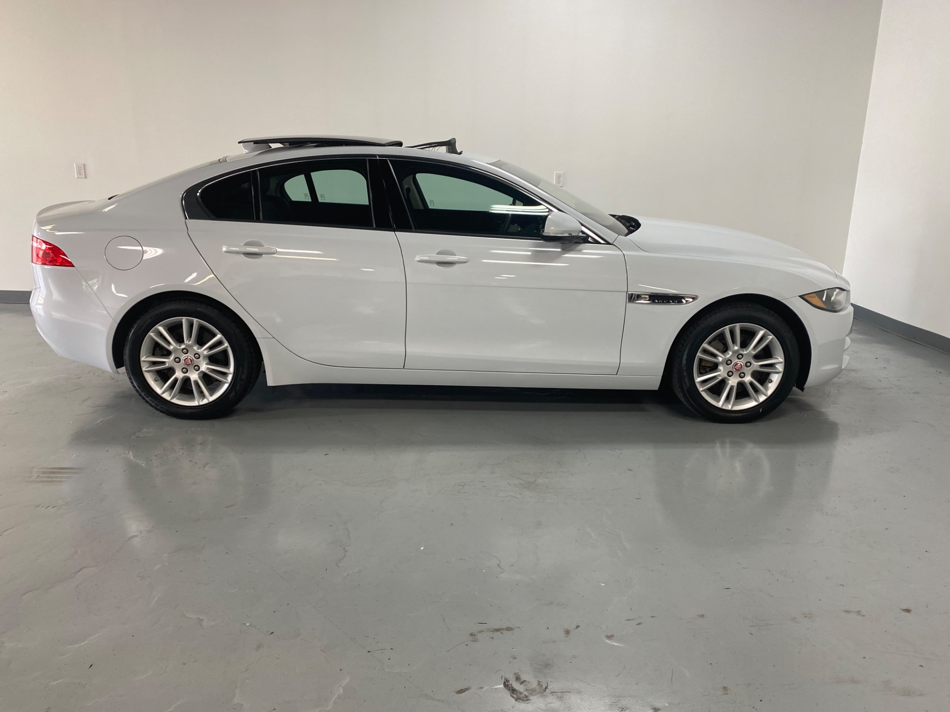 Used 2017 Glacier White Metallic Jaguar XE AWD 20d Premium For