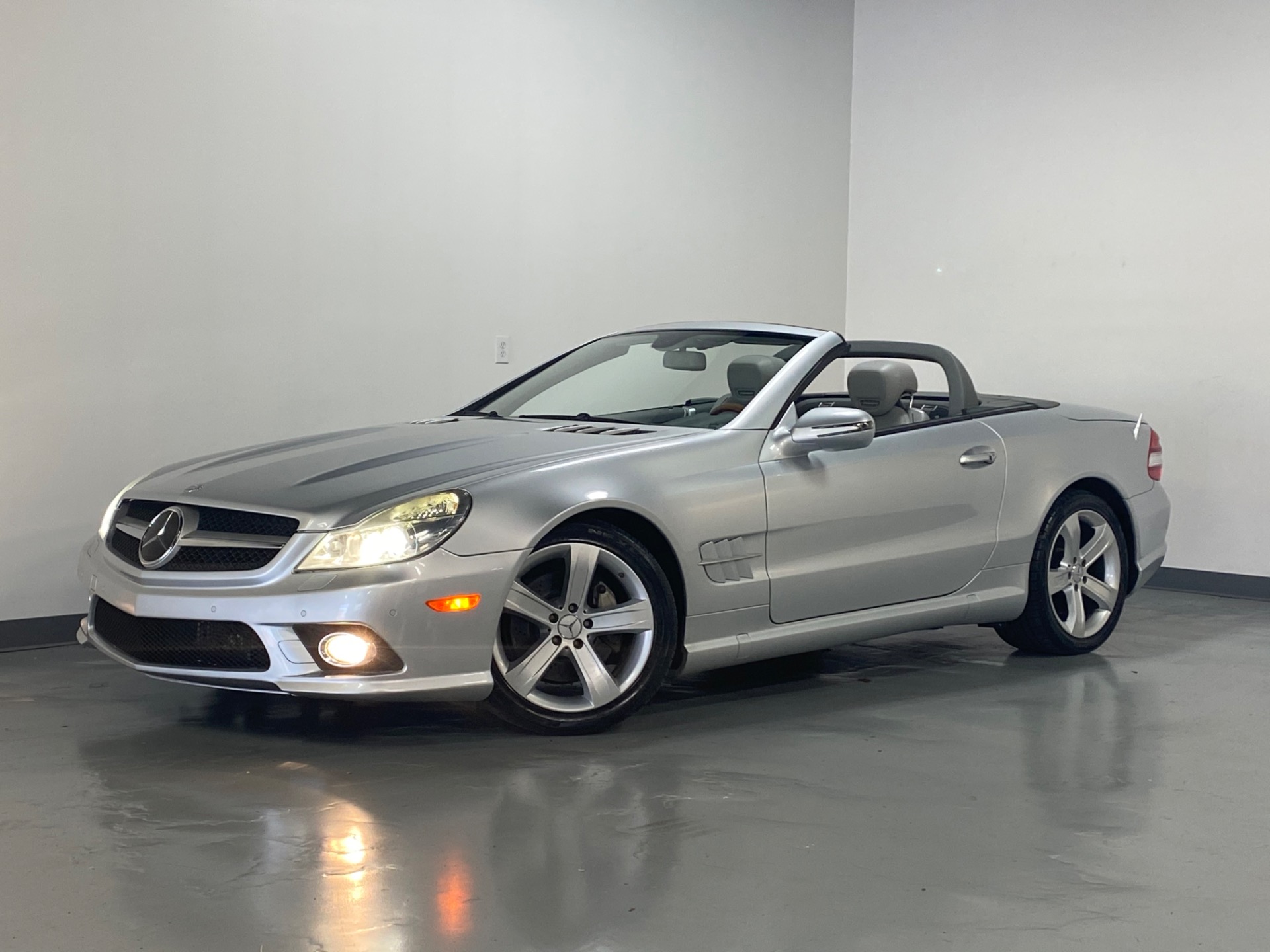 Mercedes Convertible sl550