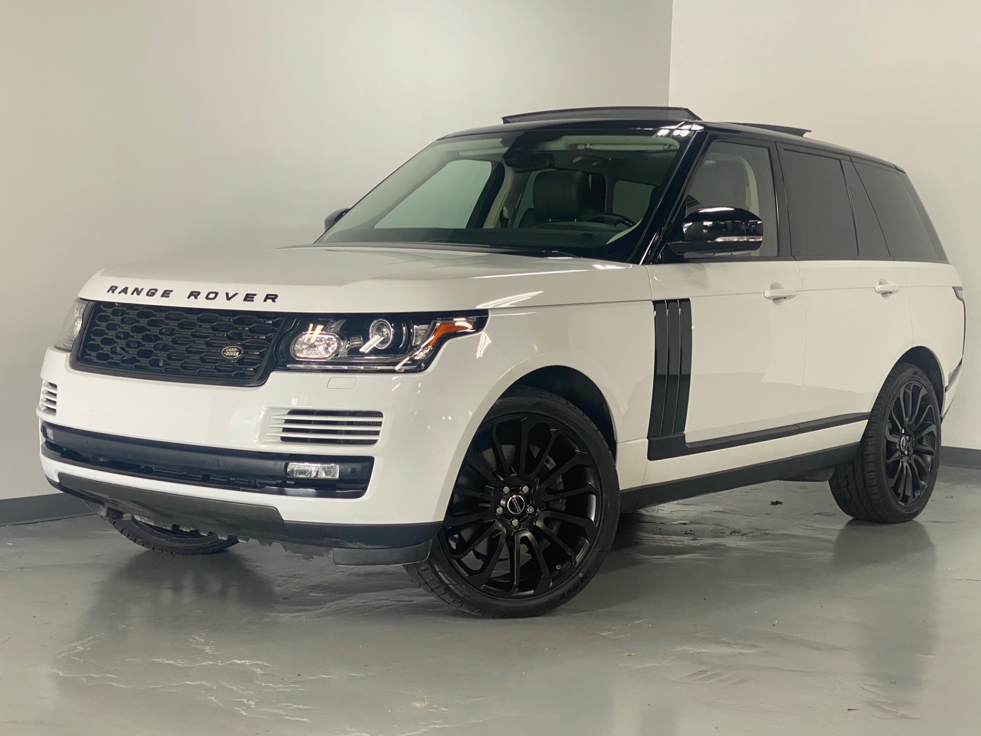 Used 2015 Fuji White Land Rover Range Rover v8 supercharged