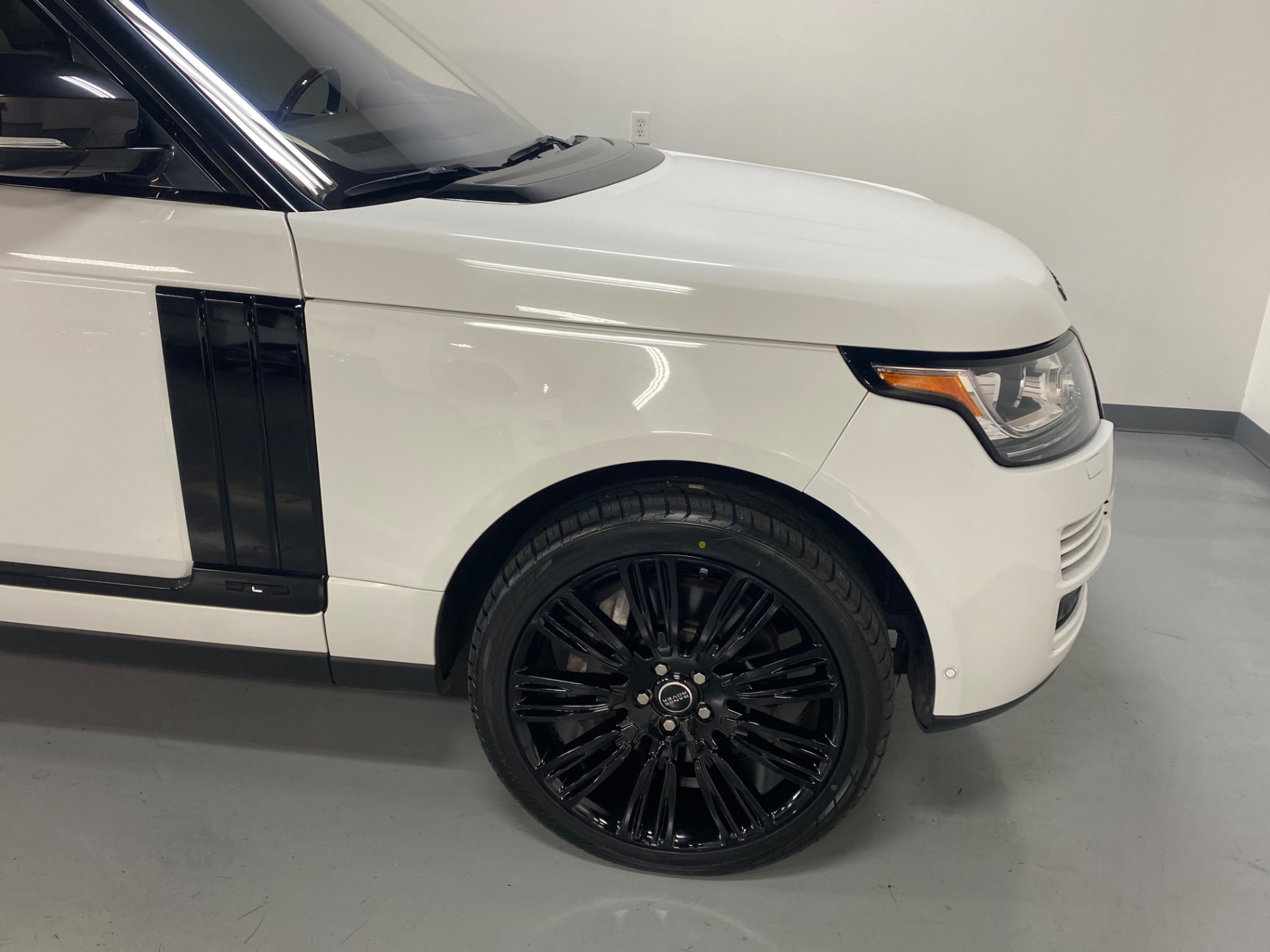 Used 2016 Fuji White Land Rover Range Rover V8 S/C LONG WHEEL BASE awd ...