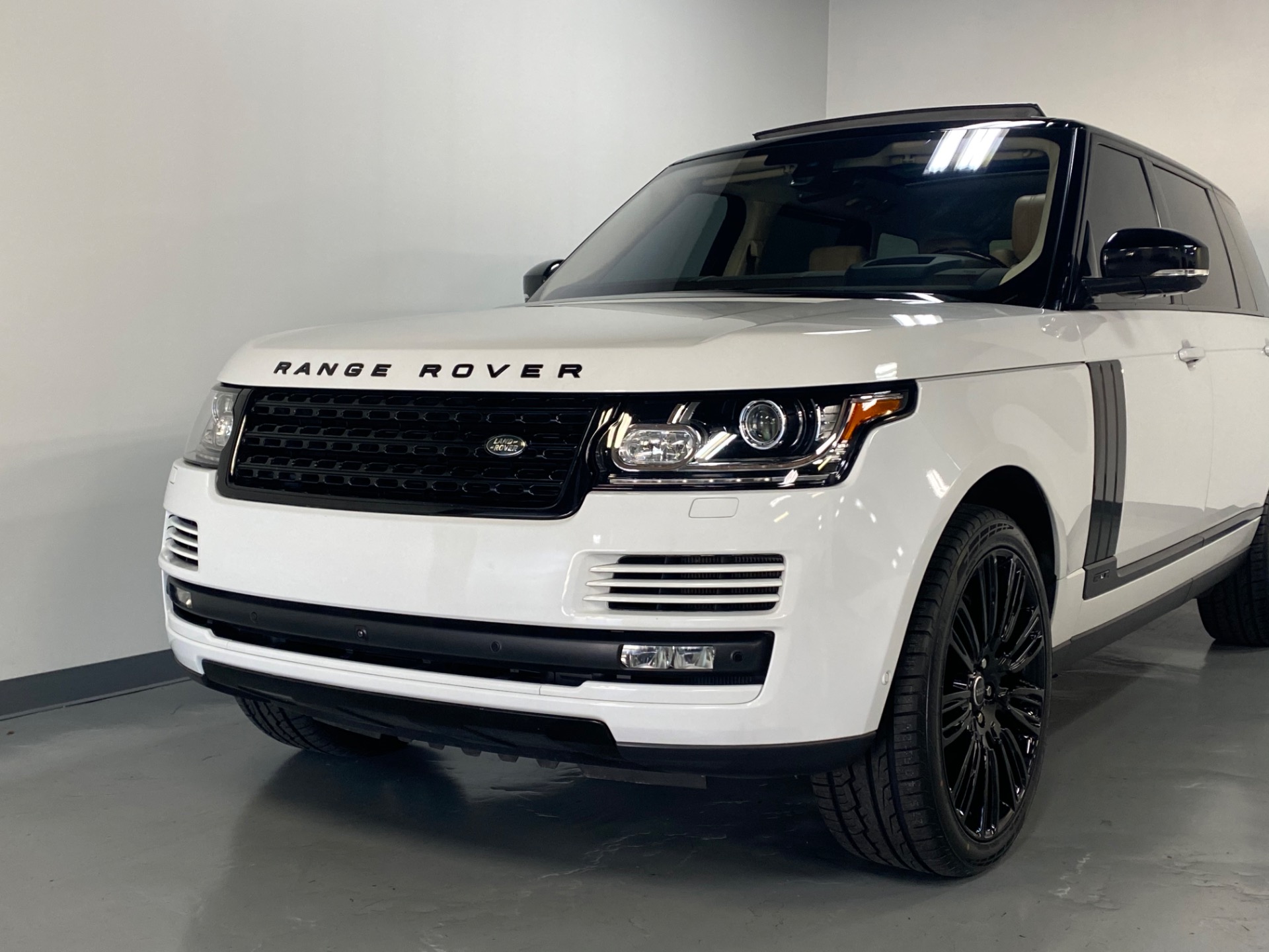 Used 2016 Fuji White Land Rover Range Rover V8 S/C LONG WHEEL BASE awd ...