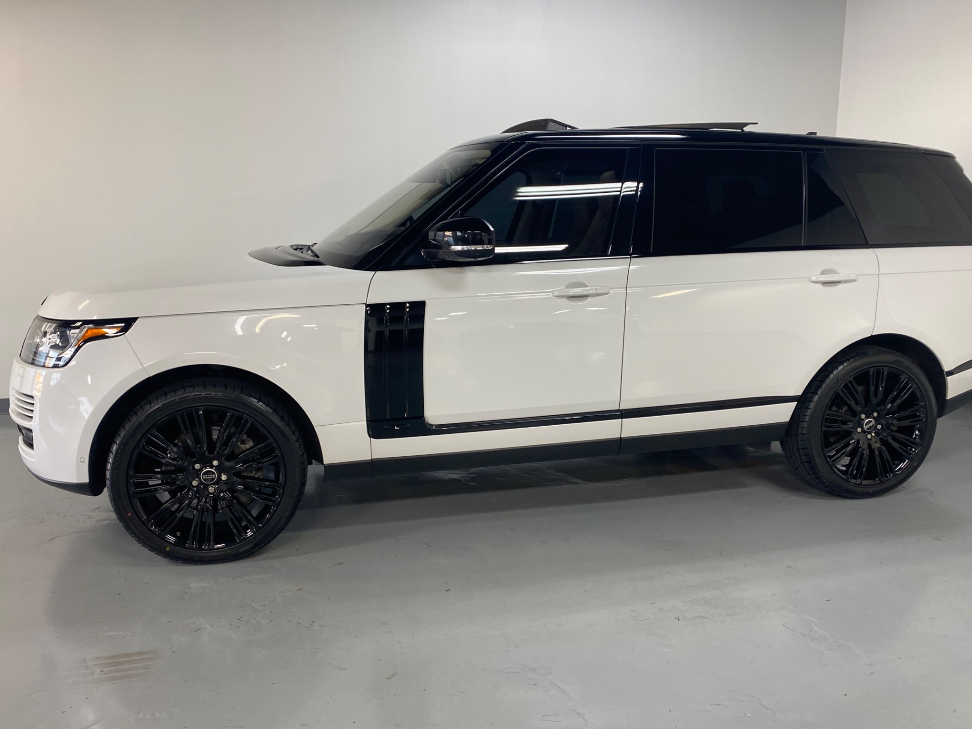 Used 2016 Fuji White Land Rover Range Rover V8 S/C LONG WHEEL BASE awd ...