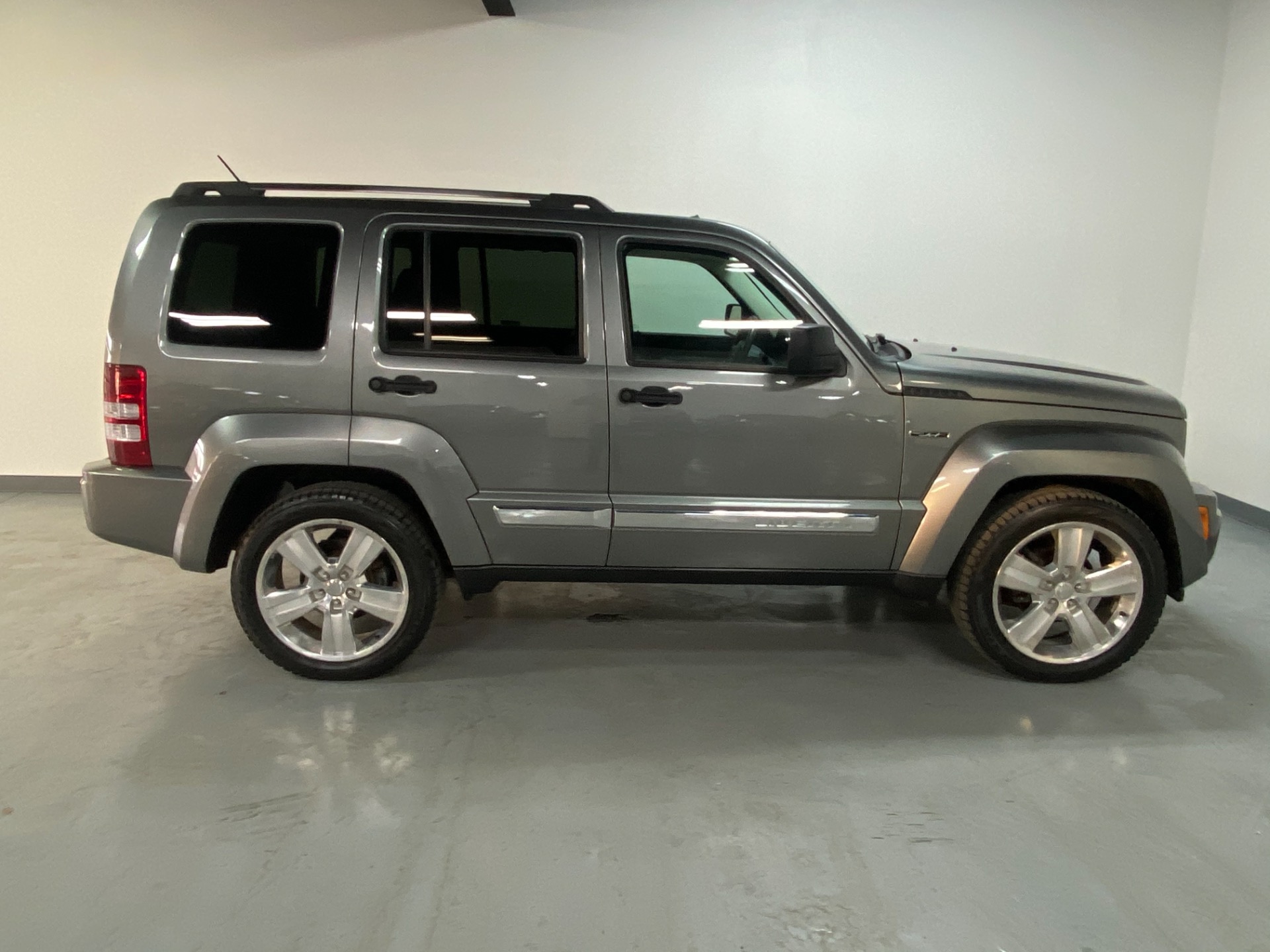 Used 2012 Mineral Gray Metallic Clear Coat Jeep Liberty LIMITED