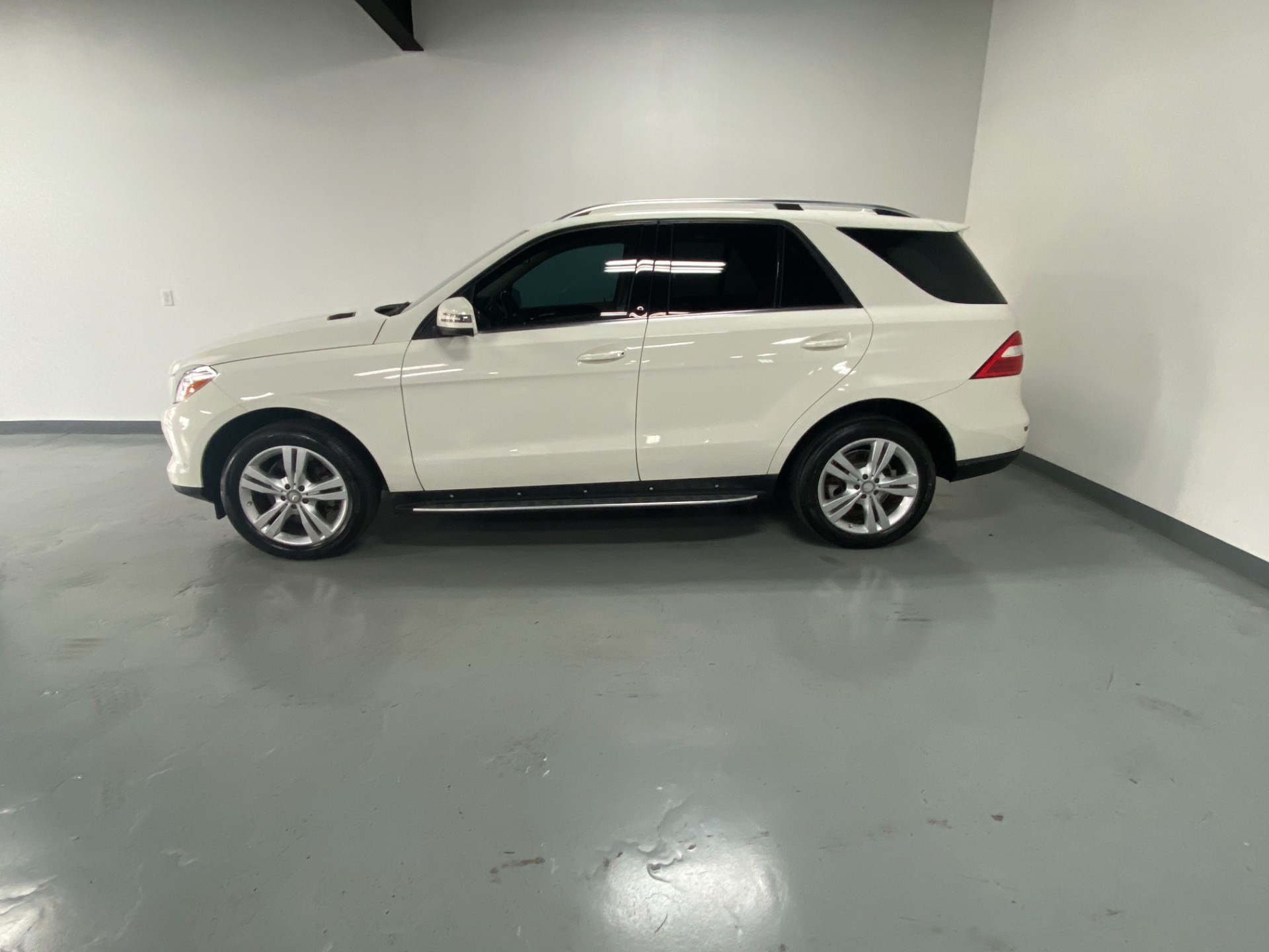 Used 2013 Arctic White Mercedes-Benz M-Class ML 350 4MATIC