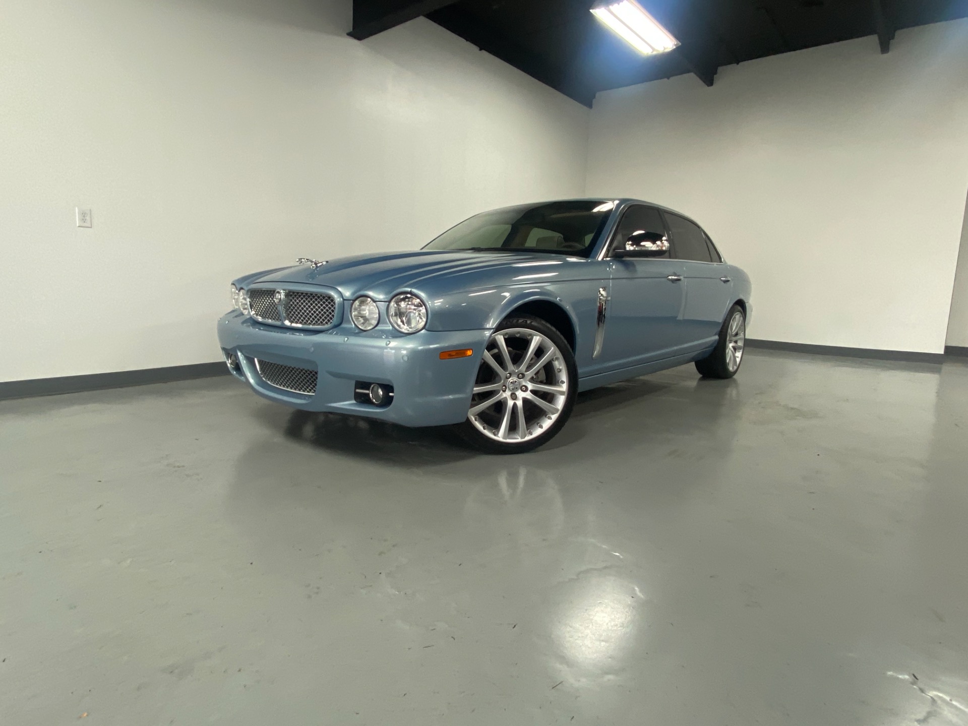 Used 2008 Frost Blue Jaguar XJ-Series VANDEN PLAS Vanden Plas For