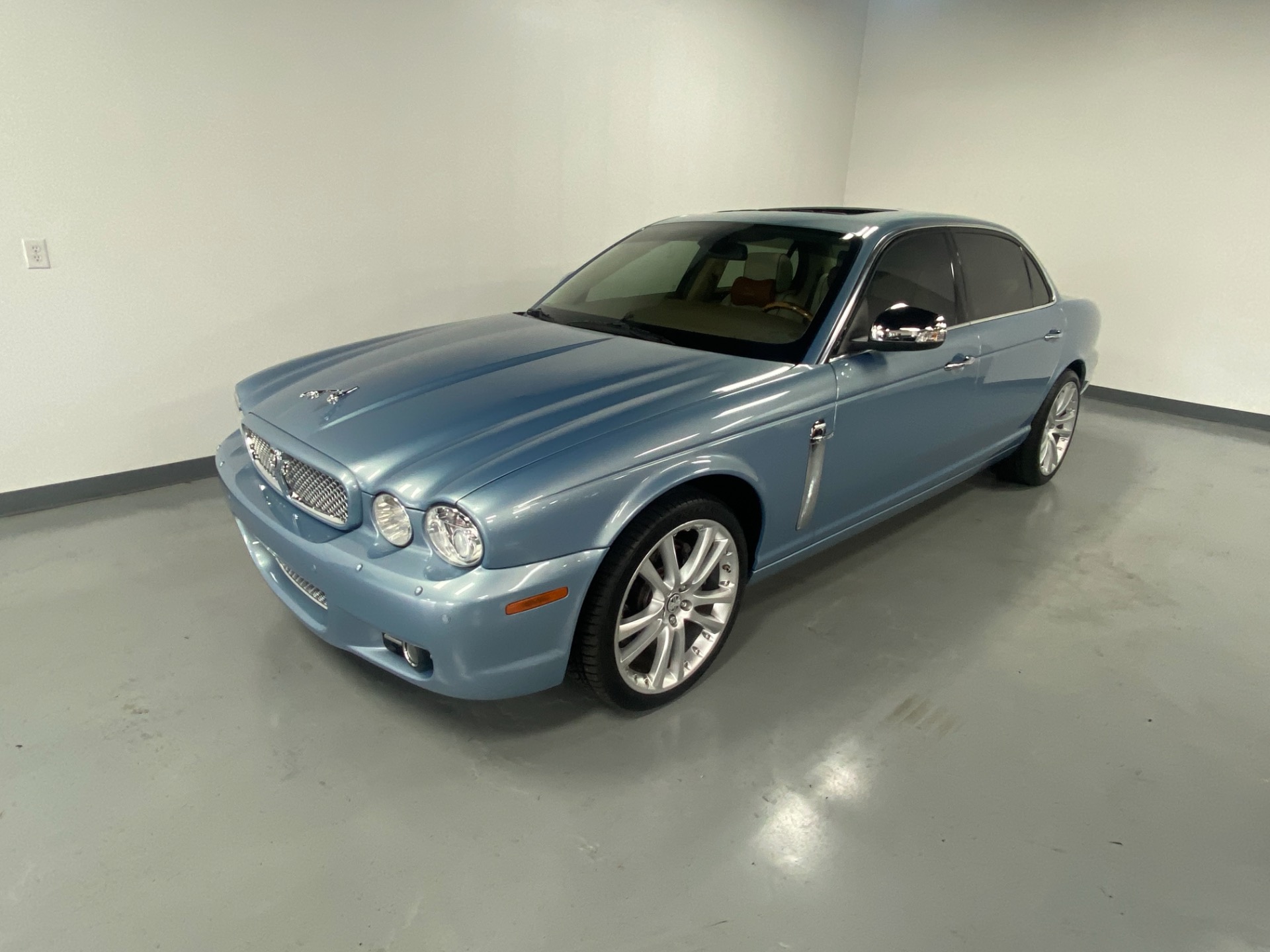 Used 2008 Frost Blue Jaguar XJ-Series VANDEN PLAS Vanden Plas For